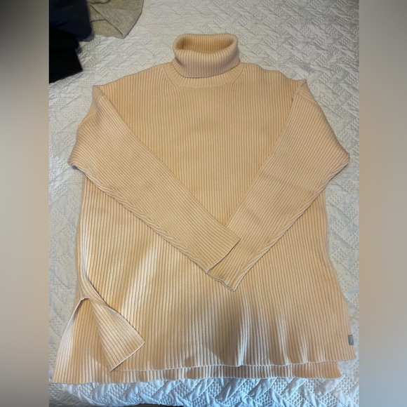 Friday FWD Women's Tech Wool Turtleneck Sweater - Picture 7 of 11